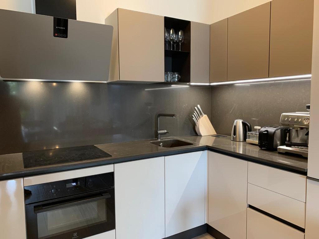 Luxury Twin Apartments Opatija Buitenkant foto